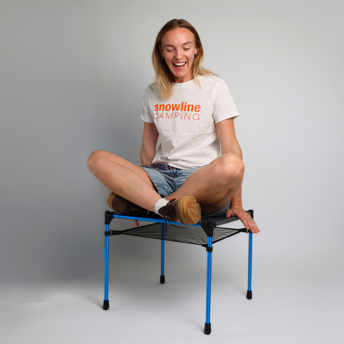 Robuste Camping-Ausrüstung widersteht rauen Bedingungen im Gebirge – Snowline Camping Gear