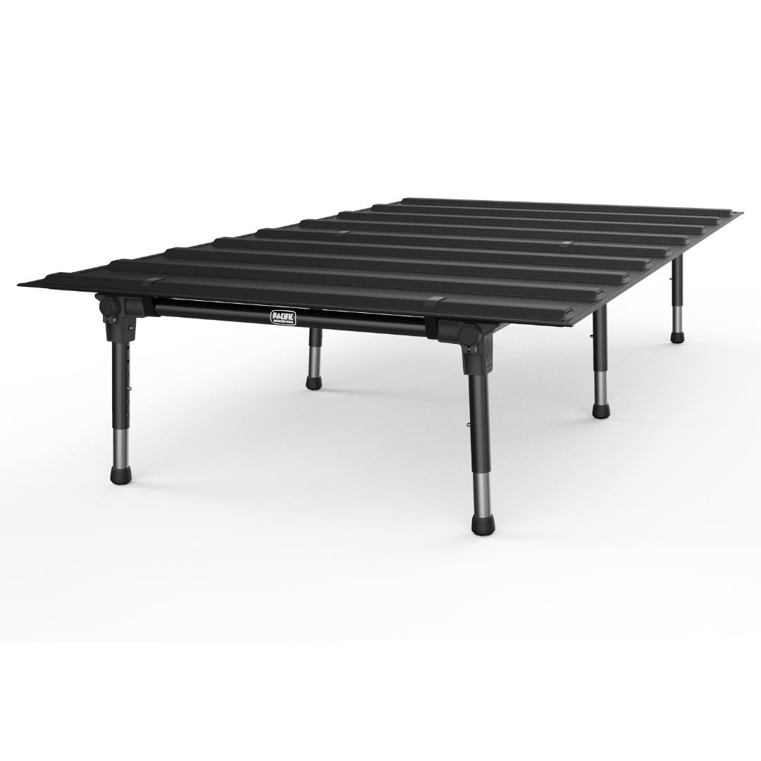 Kompaktes und leichtes Hideaway Bett freigestellt  | snowlinecamping.com