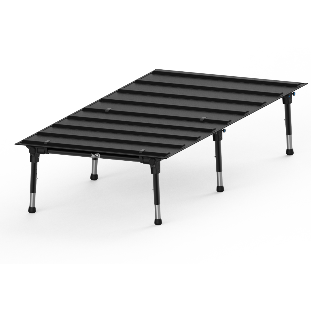 Kompaktes und leichtes Hideaway Bett freigestellt  | snowlinecamping.com